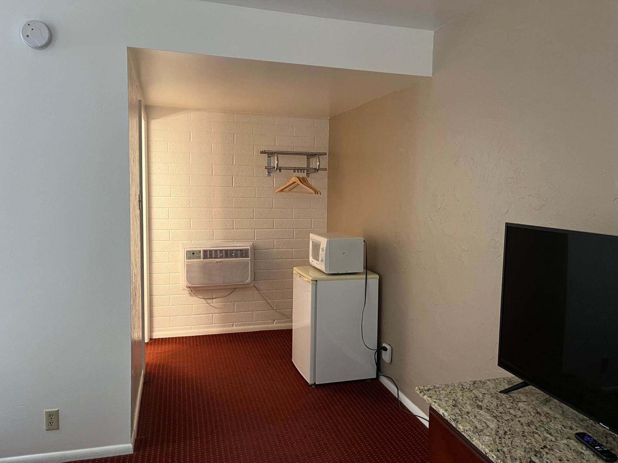 Delano Motel & Rv Park Beaver Room photo