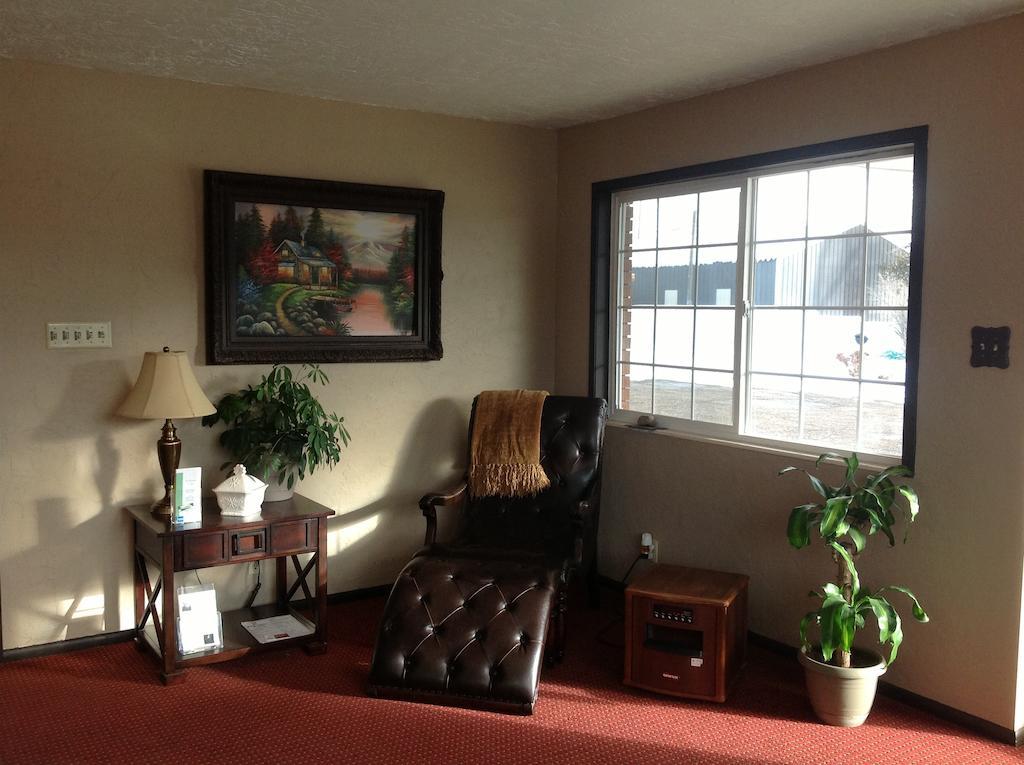 Delano Motel & Rv Park Beaver Exterior photo